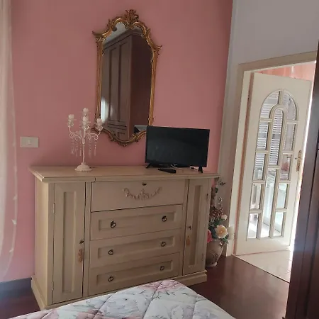 La Bouganville E Il Gelsomino Pietrasanta